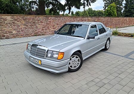 Mercedes-Benz 220