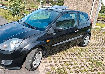 Ford Fiesta 1,3 51 kW Tüv%Neu SSD Klima WR