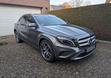 Mercedes-Benz GLA 220 CDI 4MATIC DCT -