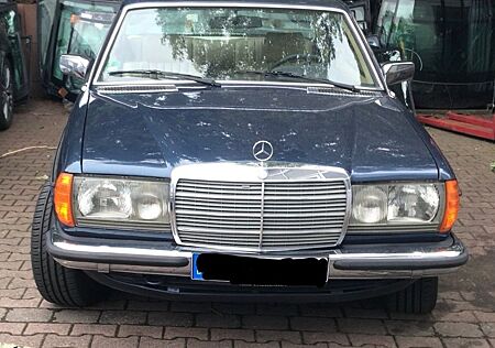 Mercedes-Benz 230 CE Coupe