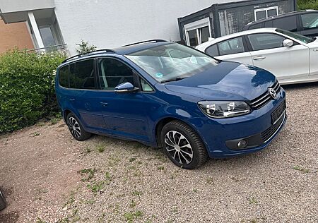 VW Touran Volkswagen Style