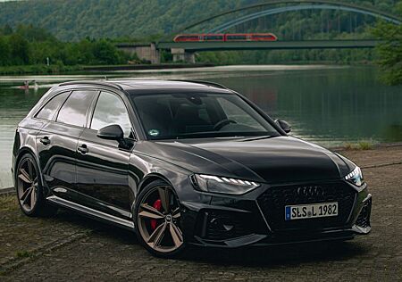 Audi RS4 Avant B9 facelift Bronze Edition+Keramik+AHK