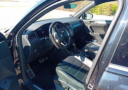 VW Tiguan Volkswagen 2.0 TDI SCR 140kW DSG 4MOTION Highlin...