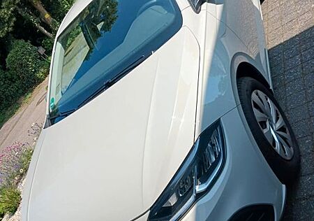 VW Polo Volkswagen 1.0 TSI 70kW Style Style