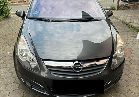 Opel Corsa 1.4 HU 08/27, 8-fach bereift