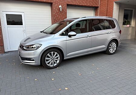 VW Touran Volkswagen 2,0TDI DSG 7 High ACC AHK Standheizung