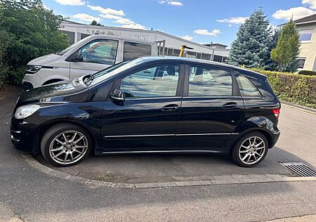 Mercedes-Benz B 200 CDI -