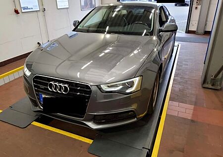 Audi A5 Coupe 2.0 TDI quattro/NAVI/Xenon-LED