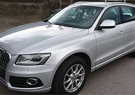 Audi Q5 2.0 TDI S tronic quattro -