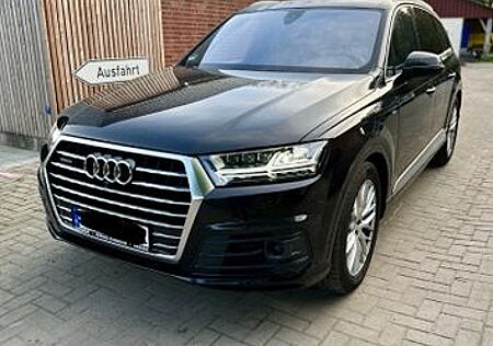 Audi Q7 3.0 TDI quattro tiptronic - 7 sitzen