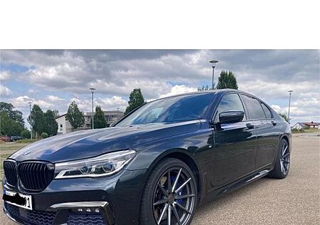 BMW 750i -