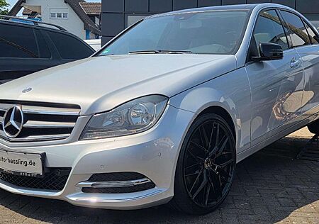 Mercedes-Benz C 180 CGI Panorama Comand 19 Zoll