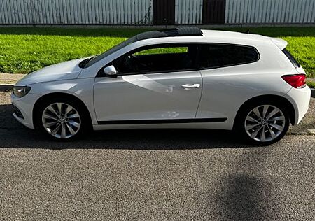 VW Scirocco Volkswagen 2.0 TSI DSG Standard