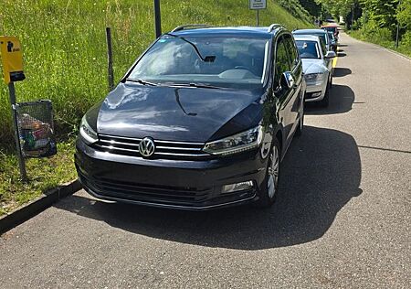 VW Touran Volkswagen 2.0 TDI SCR DSG Highline Highline