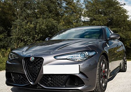 Alfa Romeo Giulia gebraucht kaufen Alfa Romeo Giulia 2.9 V6 Bi-Turbo 375 kW AT8 Quadrifogl...