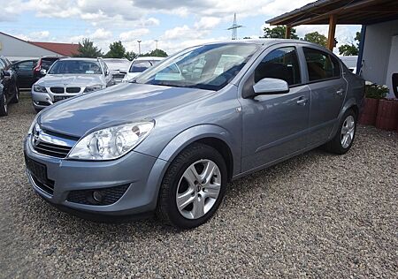 Opel Astra 1.6 Lim. Edition