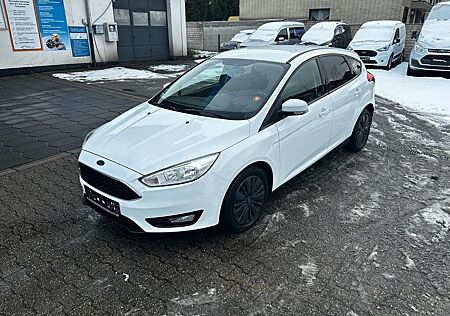 Ford Focus Lim. Trend 1 HAND PDC KLIMA SHZ