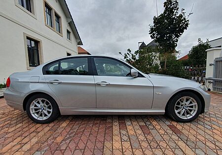 BMW 318d - Vollausstattung,Leder,Klima,Automatik,LMF