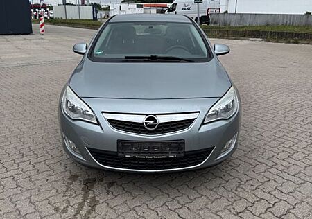 Opel Astra J Lim. 5-trg. Design Edition