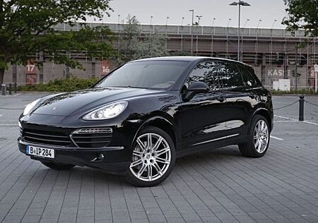 Porsche Cayenne S mit Approved Garantie