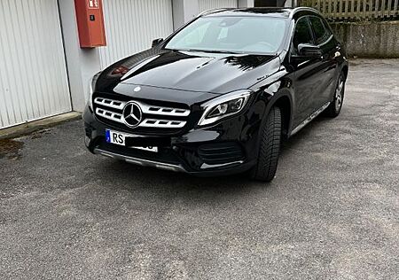 Mercedes-Benz GLA 250 AMG Line