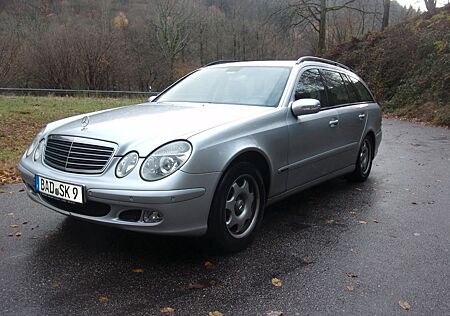 Mercedes-Benz E 200 KOMPRESSOR , HU neu