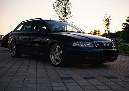 Audi A4 1.8 T quattro Avant