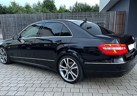 Mercedes-Benz E 200 NGT BlueEFFICIENCY AVANTGARDE Aut. AVA...