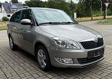 Skoda Fabia Combi Fresh Klima AHK Tüv Neu Kette Neu