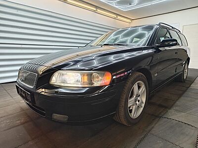 Volvo V70 Kombi D5 Momentum Sportsitze HU/AU NEU