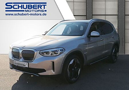 BMW iX3 Impressive 20'' HUD Harman Panorama Parking