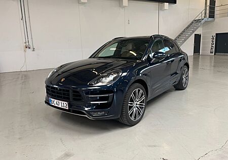 Porsche Macan Turbo / Approved