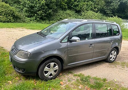VW Touran Volkswagen 1.9 TDI 77kW DSG Highline Highline
