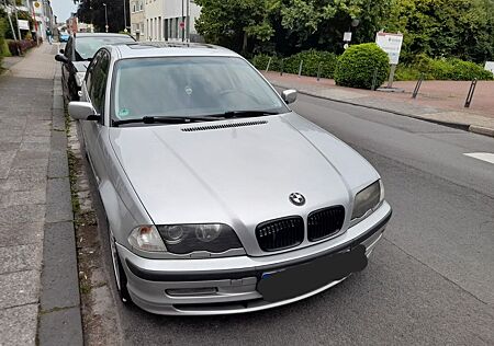 BMW 328i -