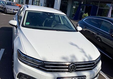 VW Passat Variant Volkswagen 2.0 TDI SCR Business Variant ...