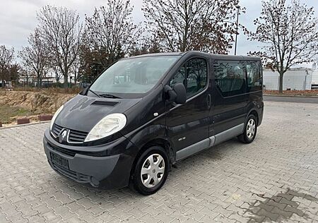 Renault Trafic 2,0 dci 115 Passenger,Klimatr,Navi,8Sitze