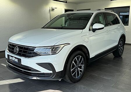 VW Tiguan Volkswagen Life eHybrid
