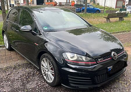 VW Golf Volkswagen 2.0 TSI BMT GTI Performance GTI Performance