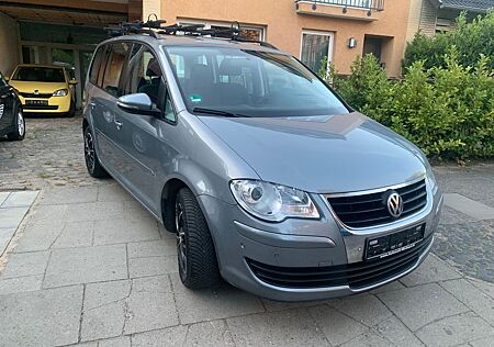 VW Touran Volkswagen Trendline Klima 1 Jahr Garantie mögl