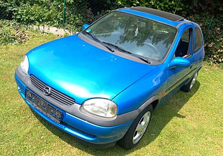 Opel Corsa B 1.2 16V Edition 100 OPC World Cup Blau