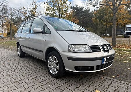 Seat Alhambra gebraucht kaufen Seat Alhambra 2.0 Autom. 6-Sitze. Tüv 06/26 8-Fach