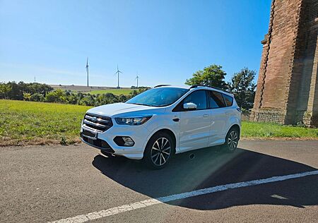 Ford Kuga 2.0 ST-Line AHK