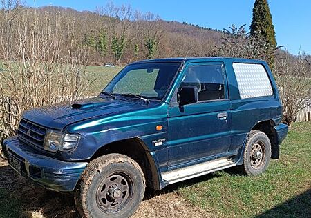 Mitsubishi Pajero 2,5 TD -