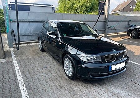 BMW 120i - Automatikgetriebe / Scheckheftgepflg.