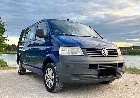 VW T5 Transporter Volkswagen Bus Camper Van
