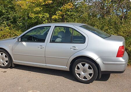 VW Bora Volkswagen 1.8 5V Turbo Tiptronic Highline 110kW