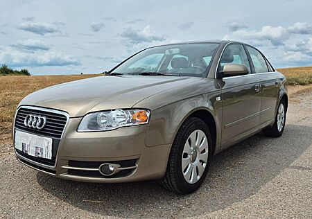 Audi A4 Limousine 2.0 / 130 PS / Benzin