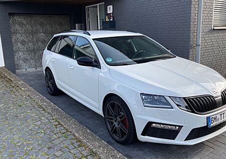 Skoda Octavia 2.0 TSI DSG RS Combi RS