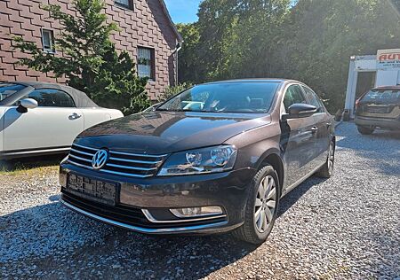 VW Passat Volkswagen Lim. Comfortline BlueMotion
