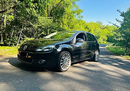 VW Golf Volkswagen 1.4 TSI Sondermodell! Bi-Xenon LED Tempomat